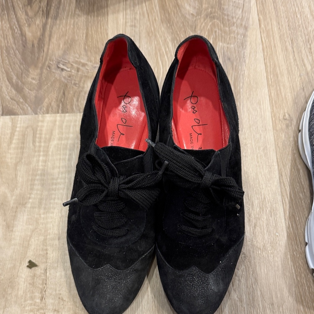 Chic Black Flats with Red Interior by Unknown Brand